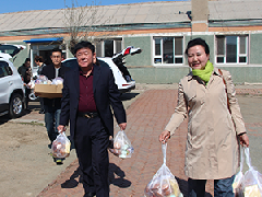 攜手共踐行，黨暖老人心